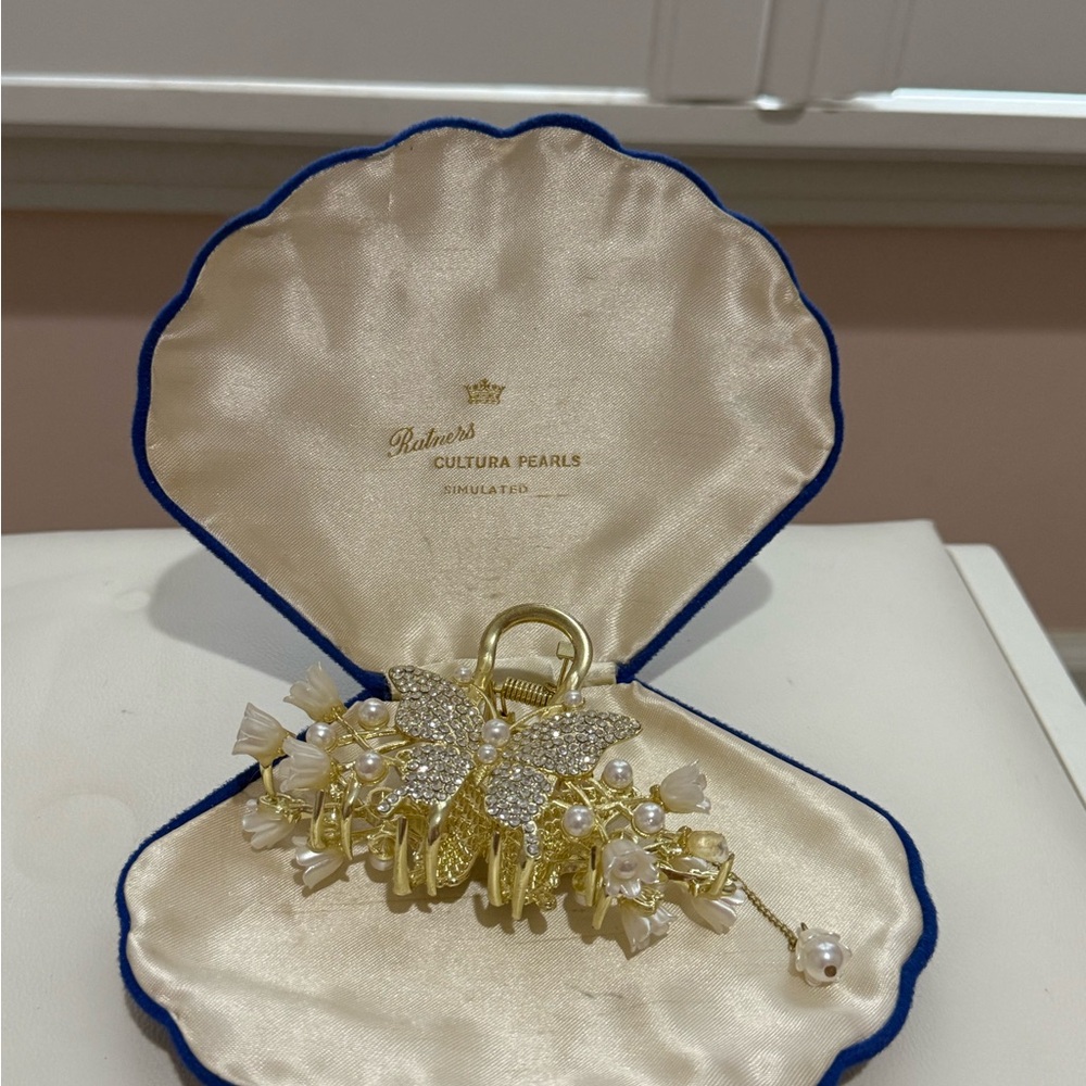 Gold and Pearl Hair Clip with Rhinestones